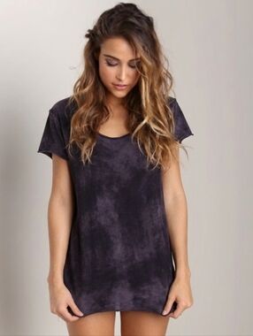 Cotton Citizen Women's Raw Edge Scoopneck Tee in Black vintage wash Small